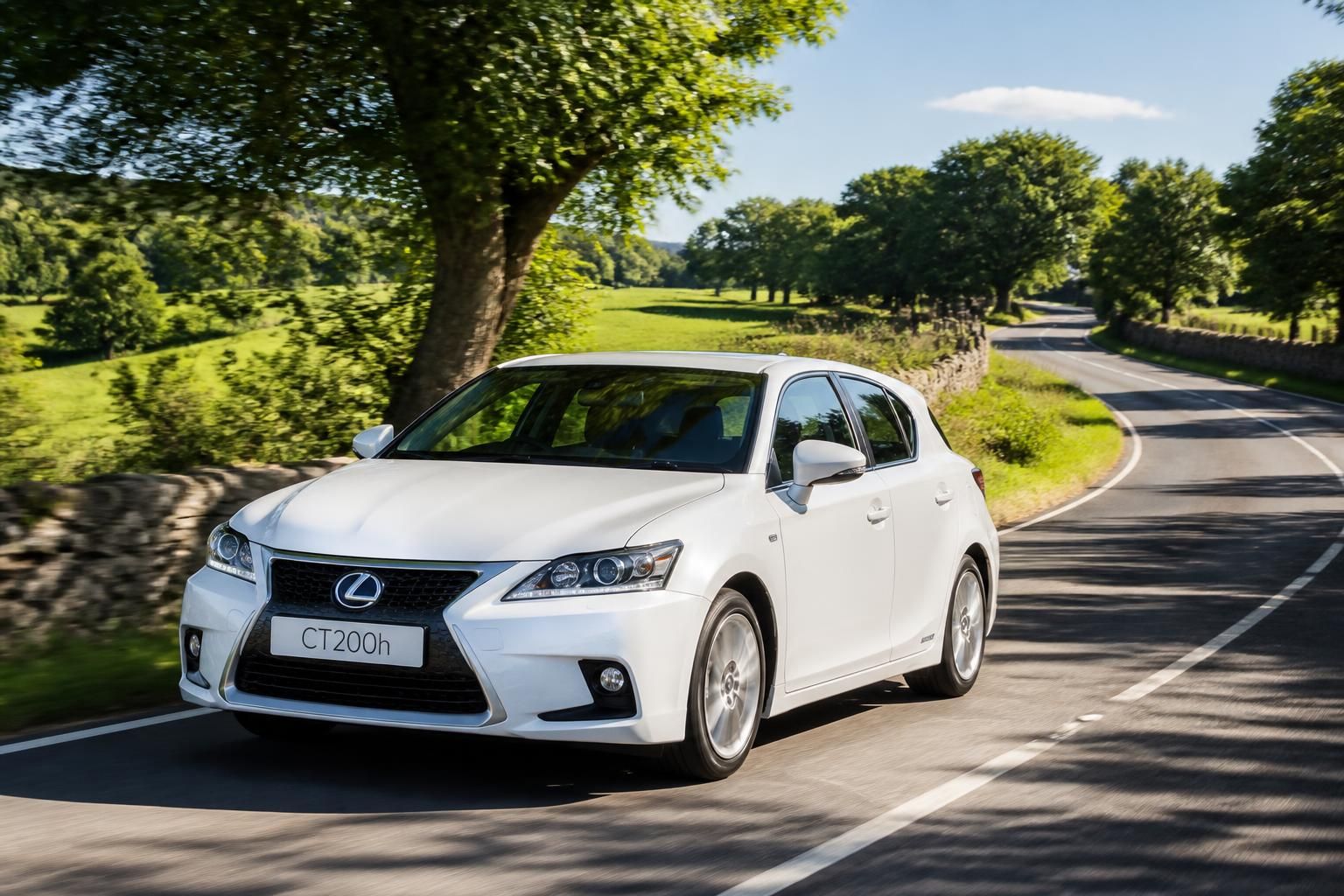 découvrez tout sur la lexus hybride ct200h, un modèle alliant économie et écologie, idéal pour ceux qui recherchent performance et respect de l'environnement.