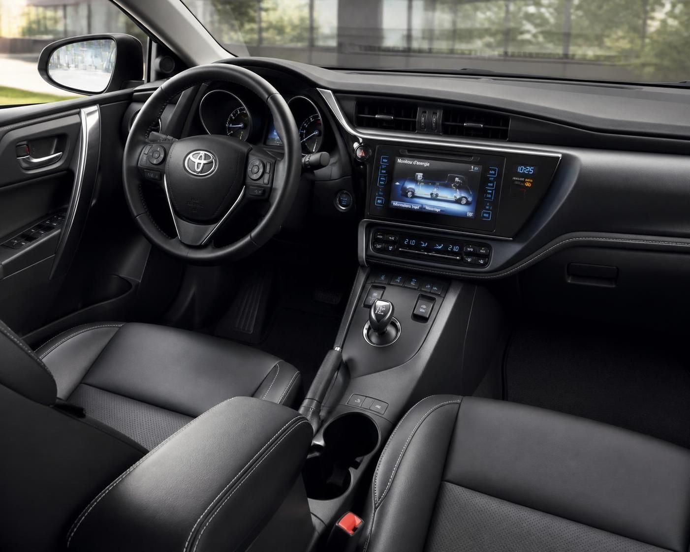découvrez tout ce qu'il faut savoir sur la toyota auris hybride : ses avantages, son fonctionnement innovant et pourquoi elle est un choix écologique et économique.